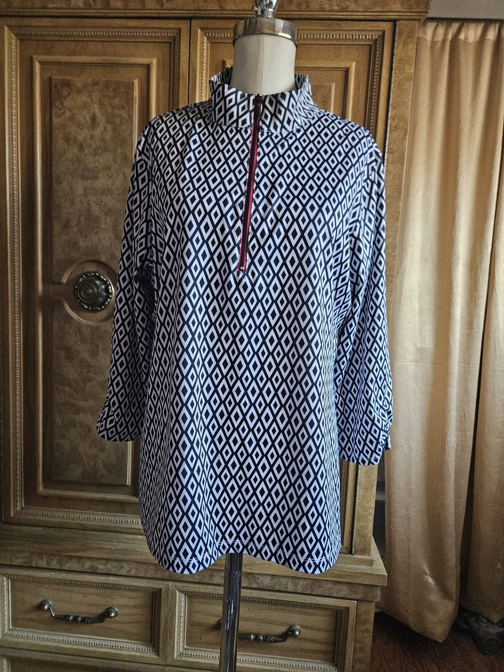 Chico's Navy & White Diamond Print Top with Red Zip Accent Chicos Size 3 (L)